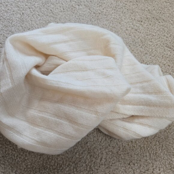 Halogen Cashmere Infinity Scarf Ribbed Ivory - Picture 3 of 7
